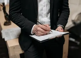 Business Lawyer vs Immigration Lawyer: Who Do You Need?